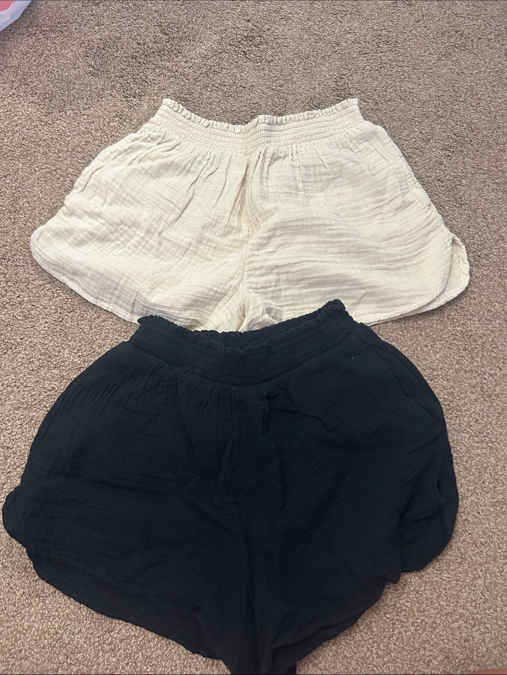 Aerie Casual Elastic-Waist Women’s Shorts — Cream & Black